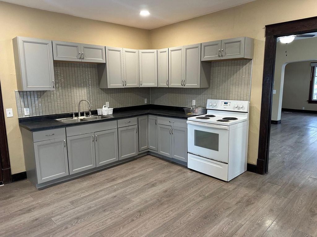 Photo of 1634 S 10th STREET, Manitowoc, WI 54220 (MLS # 1945634)