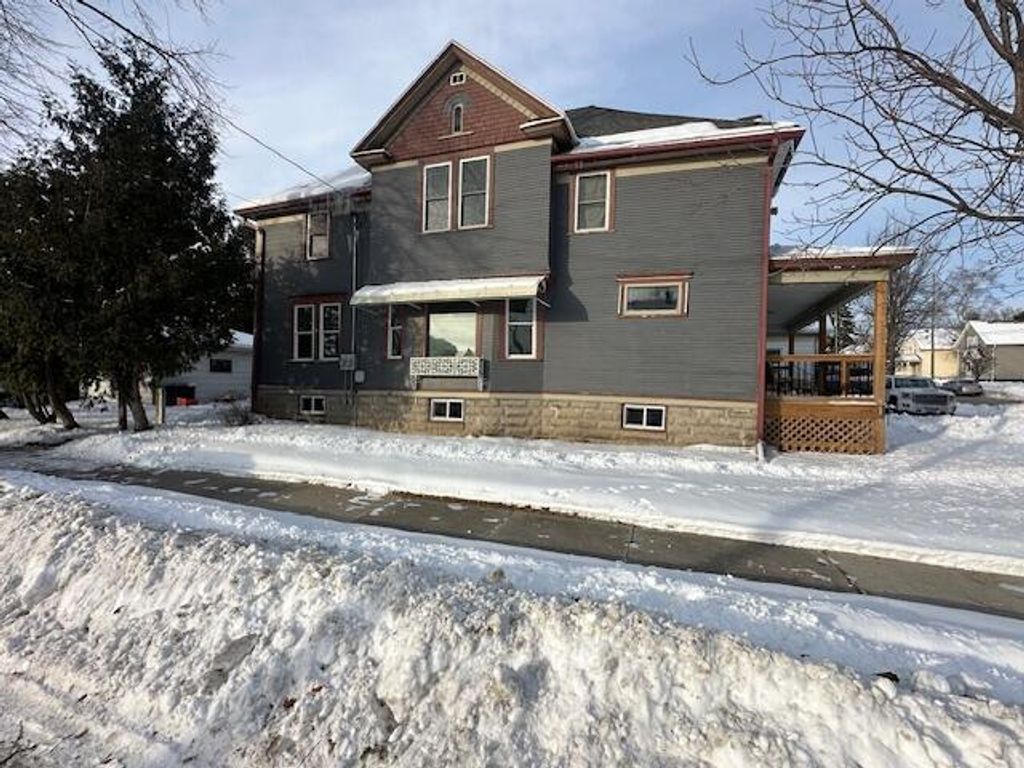 Photo of 1634 S 10th STREET, Manitowoc, WI 54220 (MLS # 1945634)