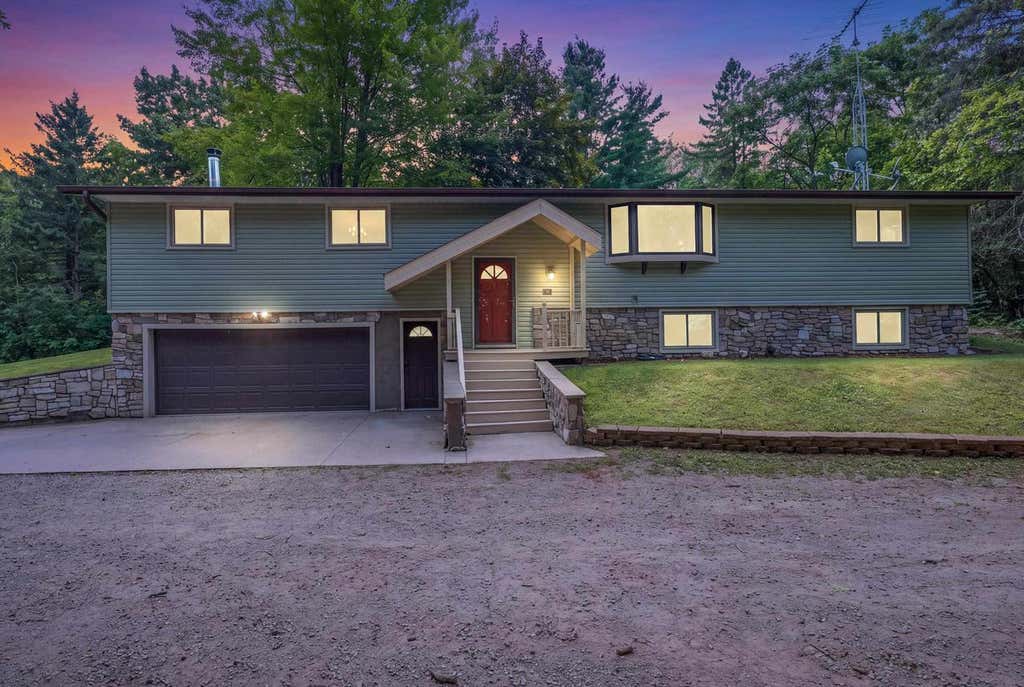 Photo of E1317 Larson ROAD, Waupaca, WI 54981 (MLS # 50330468)