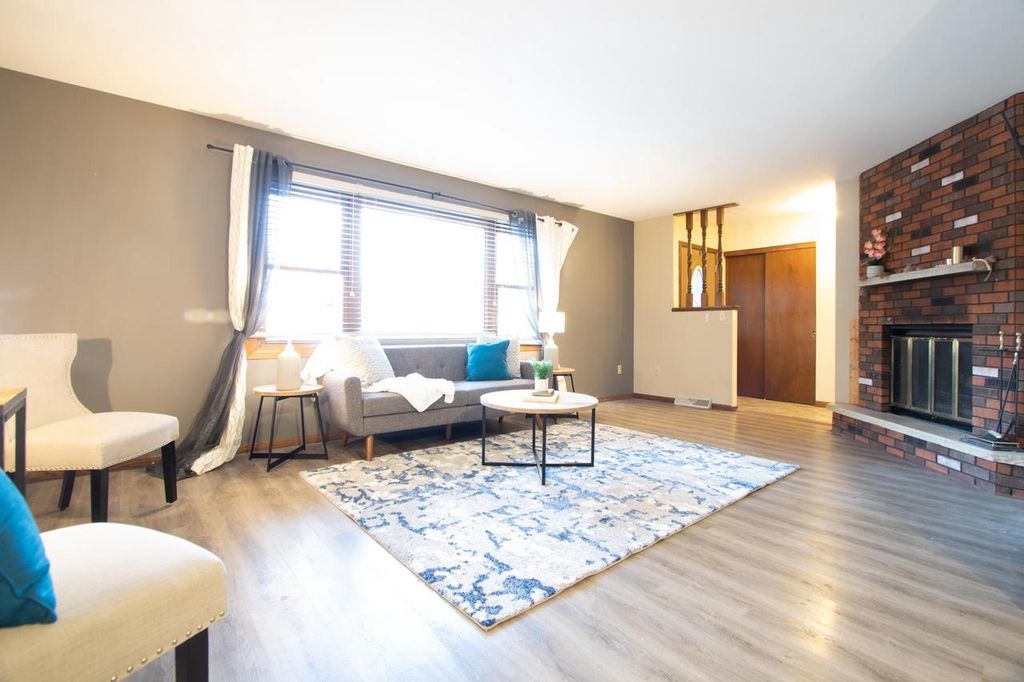 Photo of 340 Westbrook DRIVE, Oshkosh, WI 54904 (MLS # 50319831)