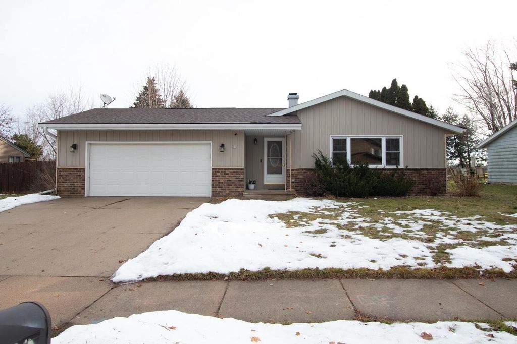 Photo of 340 Westbrook DRIVE, Oshkosh, WI 54904 (MLS # 50319831)