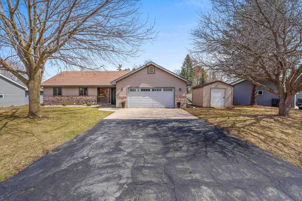 Photo of N362 Rogers LANE, Appleton, WI 54915 (MLS # 50323465)