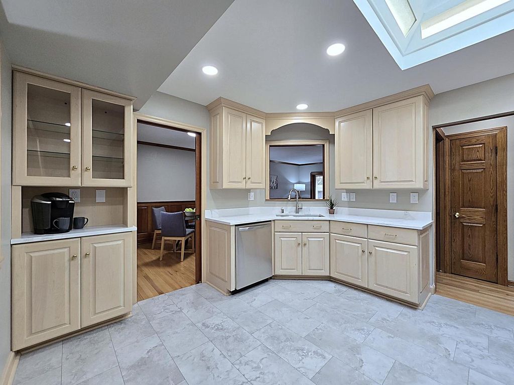 Photo of W147N8355 Manchester DRIVE, Menomonee Falls, WI 53051 (MLS # 1952335)