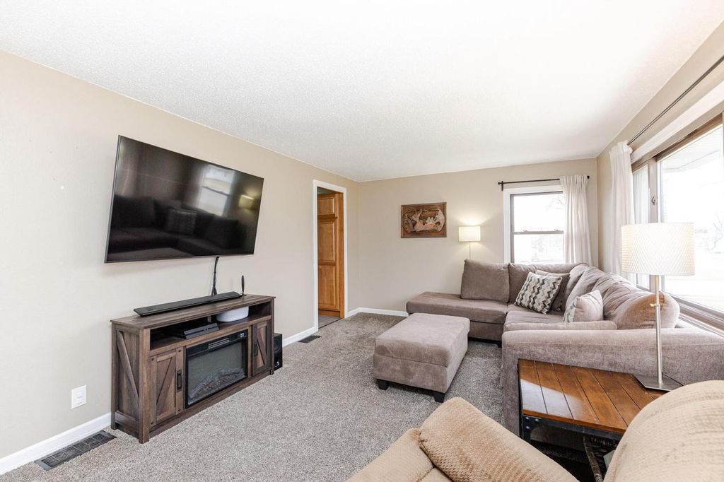 Photo of 7166 S 37th PLACE, Franklin, WI 53132 (MLS # 1946776)