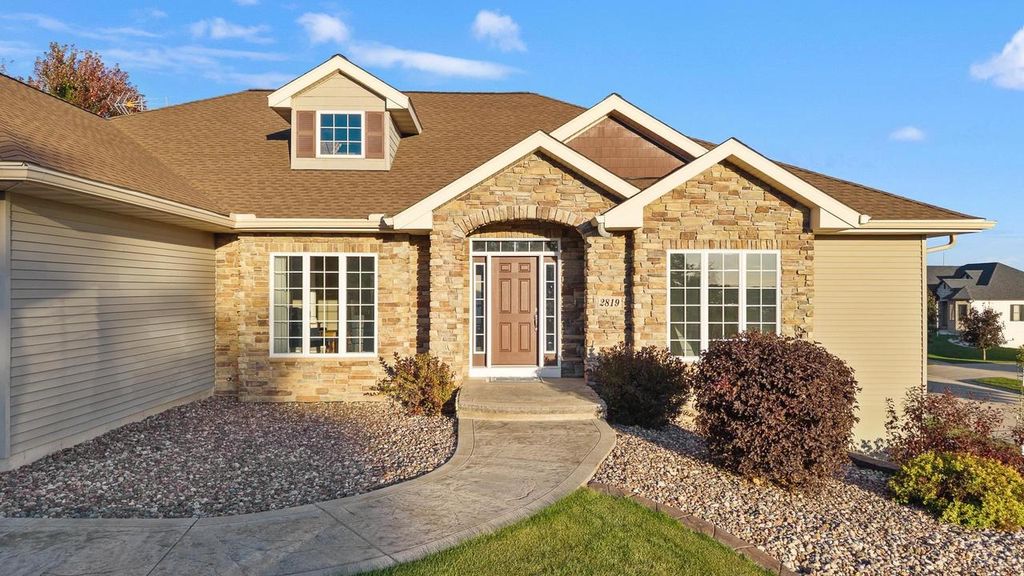 Photo of 2819 Bluebird DRIVE, Portage, WI 53901 (MLS # 2010722)