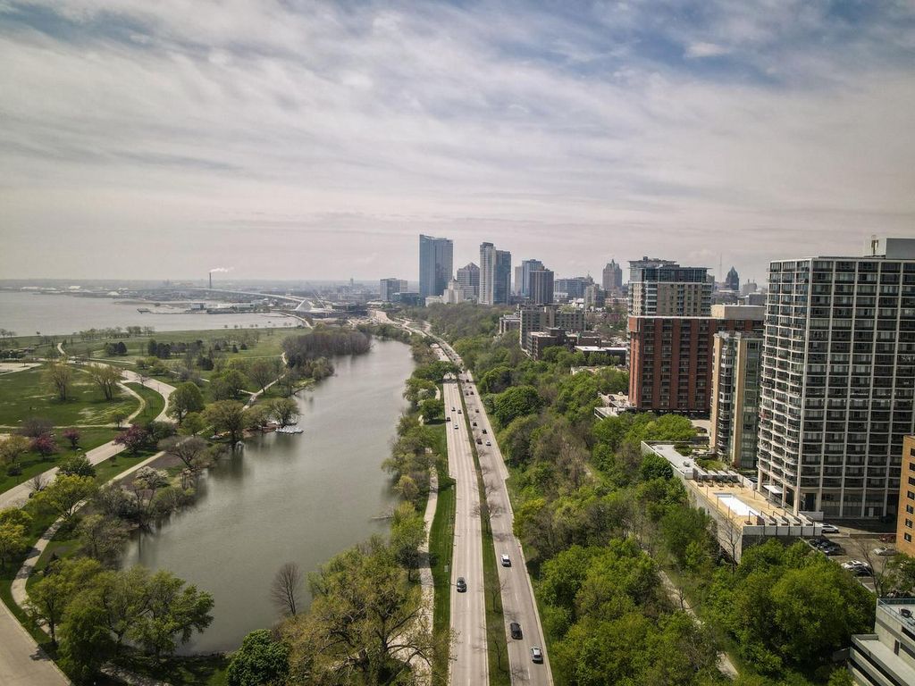 Photo of 1660 N Prospect AVENUE #2002, Milwaukee, WI 53202 (MLS # 1955027)