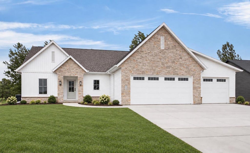 Photo of 3741 Edwina DRIVE, De Pere, WI 54115 (MLS # 50328764)