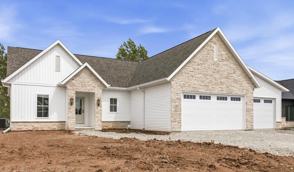 Photo of 3741 Edwina DRIVE, De Pere, WI 54115 (MLS # 50328764)
