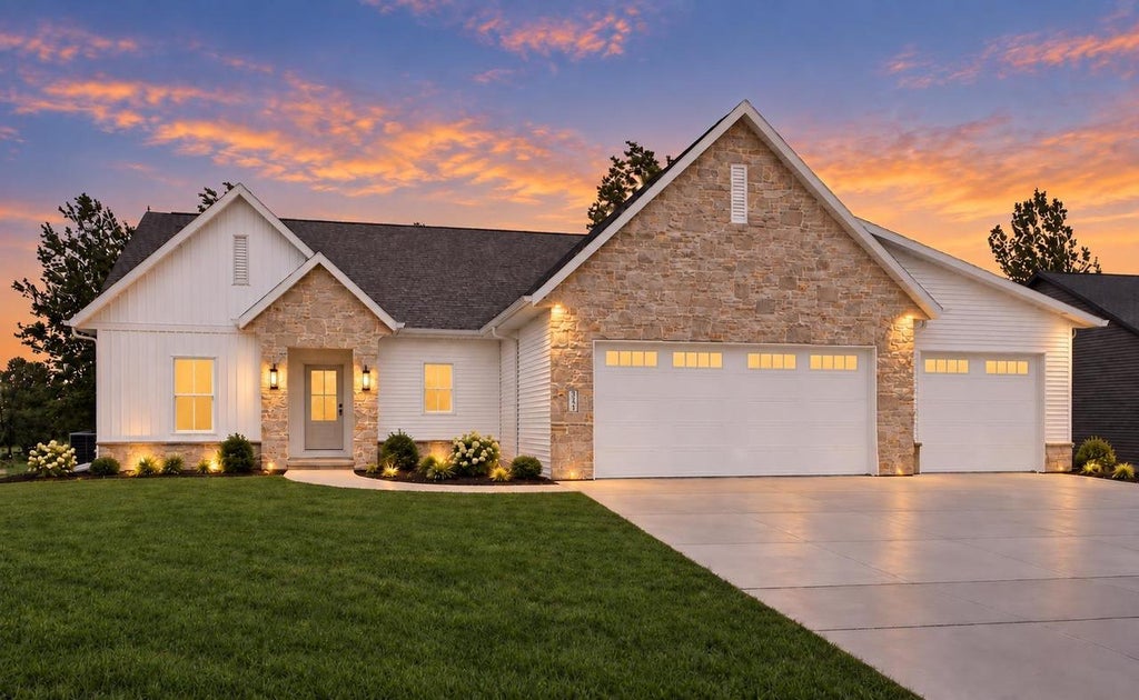 Photo of 3741 Edwina DRIVE, De Pere, WI 54115 (MLS # 50328764)