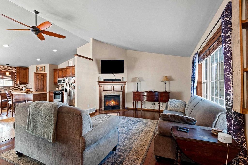 Photo of 4824 Isabella CIRCLE, Hobart, WI 54155 (MLS # 50319912)