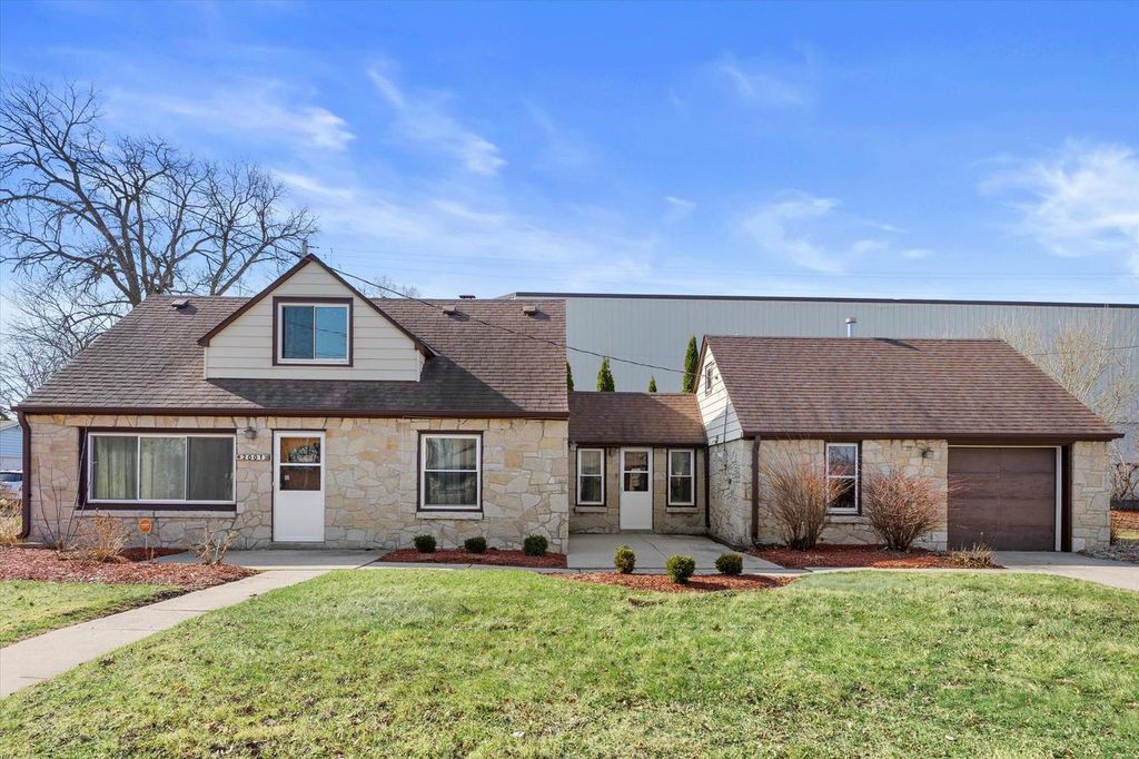 Photo of 2001 W Bender ROAD, Glendale, WI 53209 (MLS # 1955854)