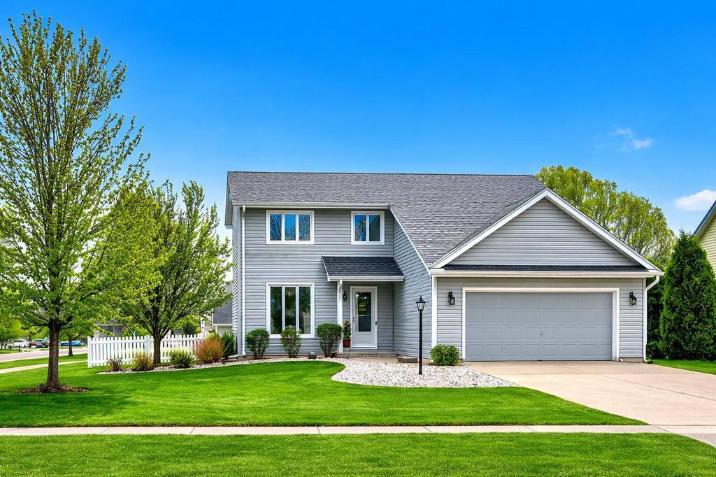 Photo of 641 Small Farm ROAD, Mukwonago, WI 53149 (MLS # 1958045)