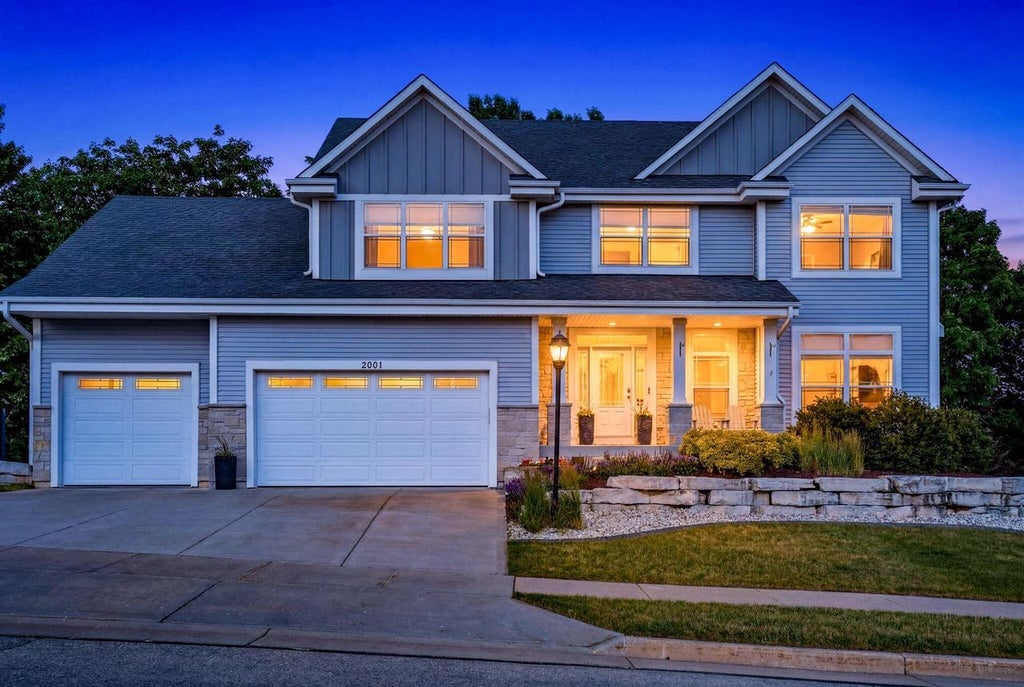 Photo of 2001 Coldwater Creek DRIVE, Waukesha, WI 53188 (MLS # 1967867)