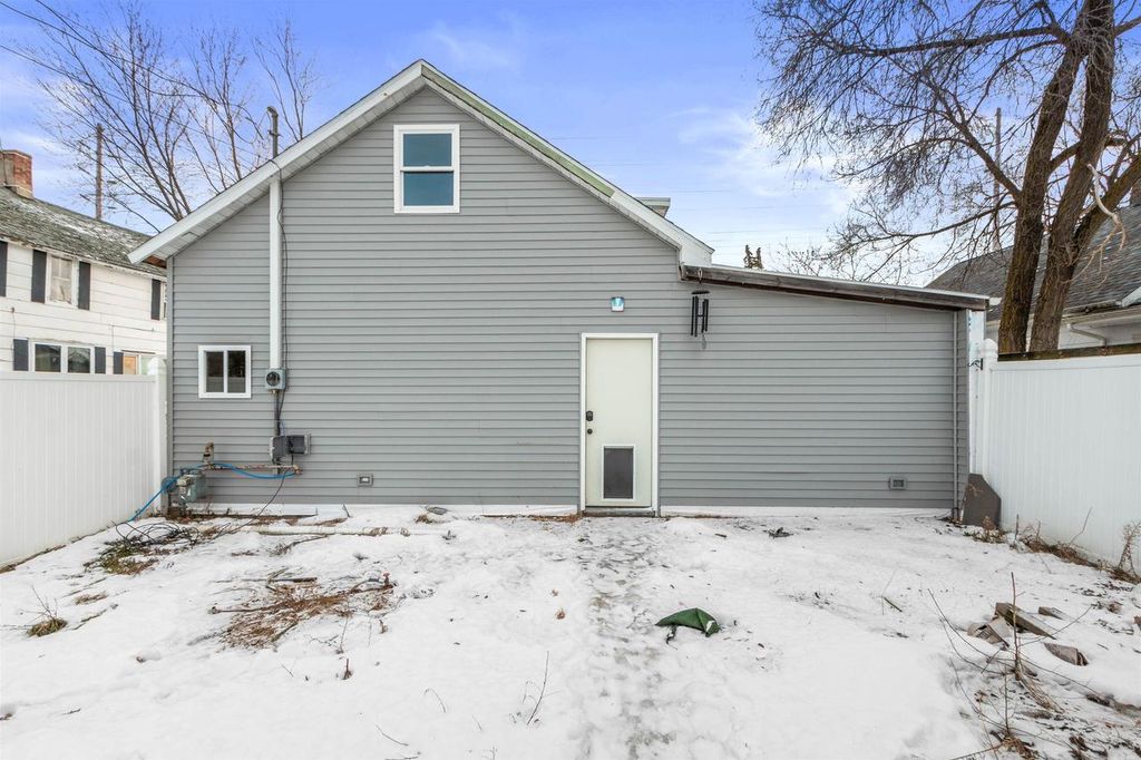 Photo of 260 17th Avenue South Ave, Wisconsin Rapids, WI 54495 (MLS # 22600156)