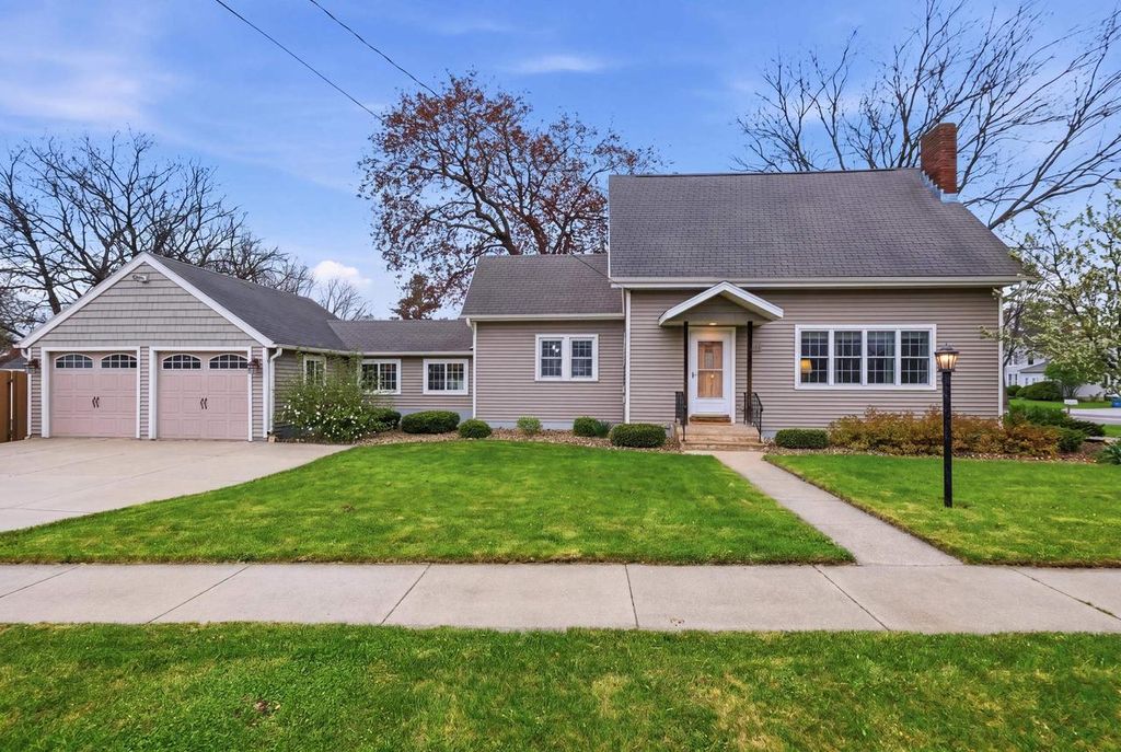 Photo of 102 S 1st STREET, Brooklyn, WI 53521 (MLS # 2020448)