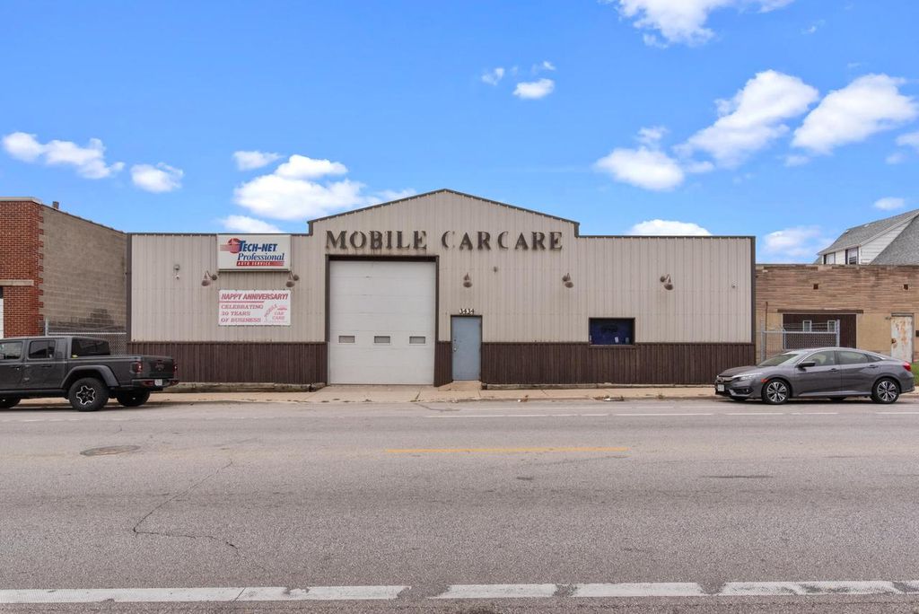 Photo of 3434 N Holton STREET, Milwaukee, WI 53212 (MLS # 1940010)
