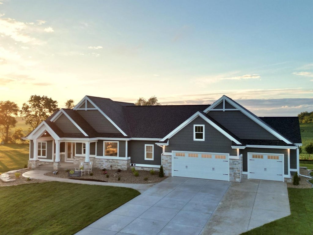 Photo of 3306 Colton WAY, Sun Prairie, WI 53590 (MLS # 2031718)