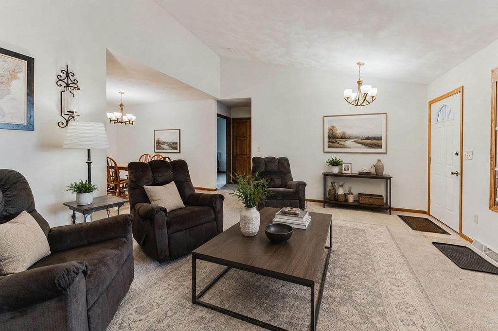 Photo of 1202 Willow Bend LANE, Oshkosh, WI 54904 (MLS # 50328968)