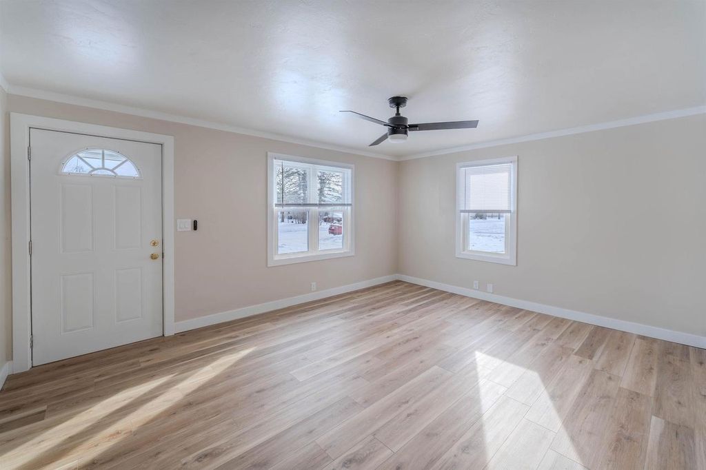 Photo of 1327 Monroe STREET, Oshkosh, WI 54901 (MLS # 50320310)