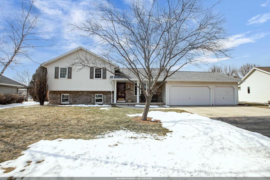 Photo of 1248 Deer Haven DRIVE, Menasha, WI 54952 (MLS # 50322792)
