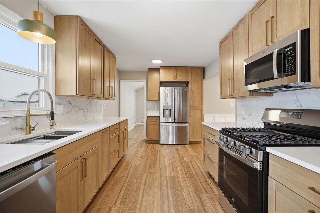 Photo of 5801 W Allwood DRIVE, Franklin, WI 53132 (MLS # 1946203)