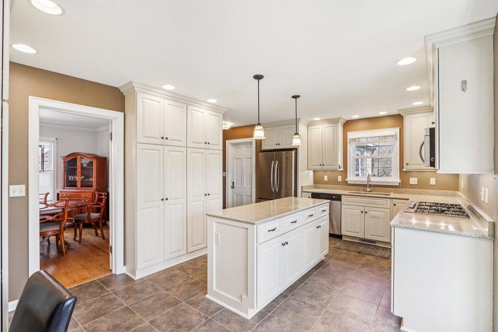 Photo of S24W23112 Lookout DRIVE, Waukesha, WI 53186 (MLS # 1958048)