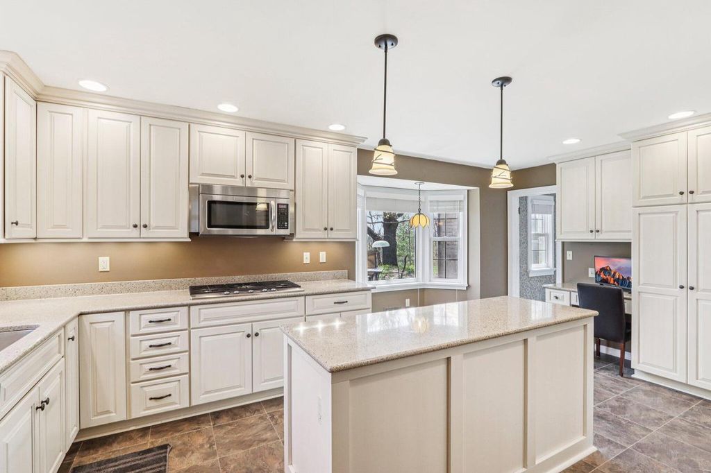 Photo of S24W23112 Lookout DRIVE, Waukesha, WI 53186 (MLS # 1958048)