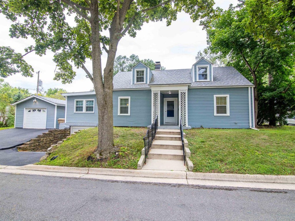 Photo of 450 Westmorland BOULEVARD, Madison, WI 53711 (MLS # 2031714)