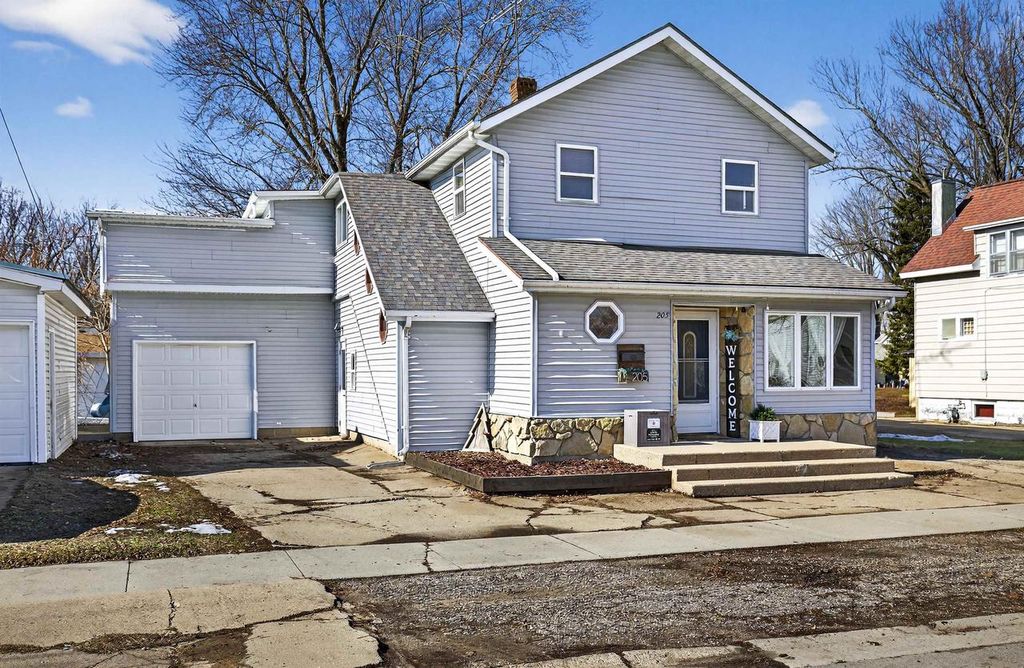 Photo of 205 Avon STREET, New London, WI 54961 (MLS # 50321393)