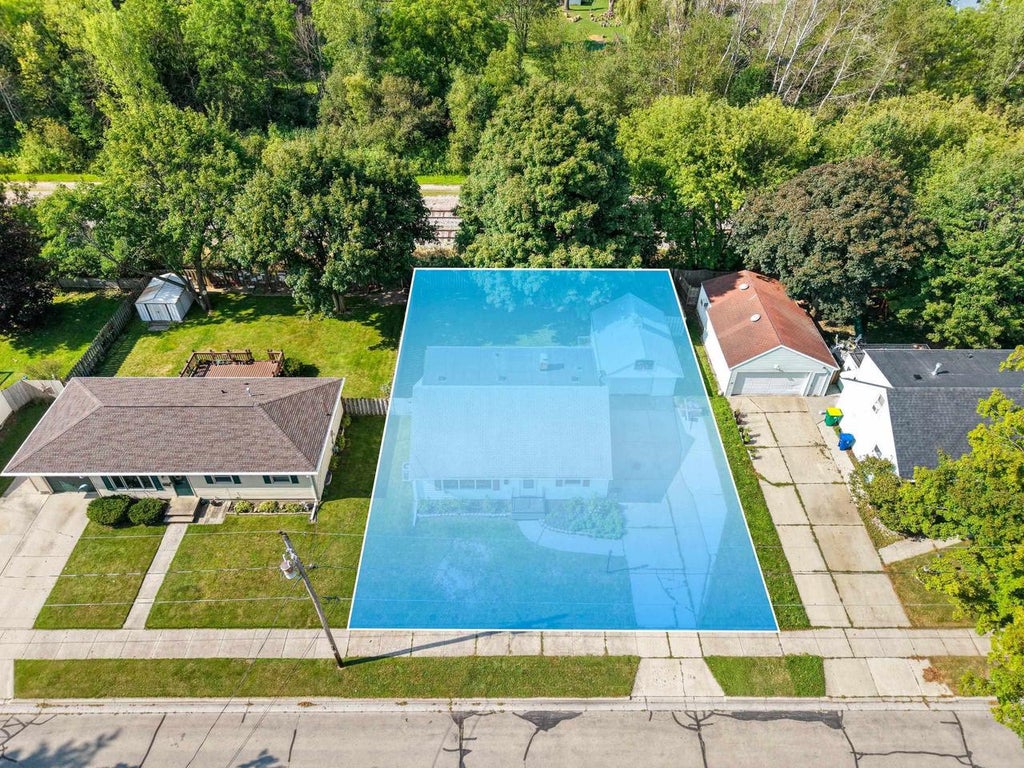 Photo of 1335 San Jose PLACE, Green Bay, WI 54303 (MLS # 50331714)