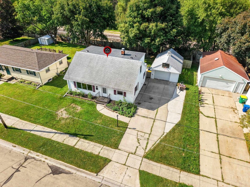 Photo of 1335 San Jose PLACE, Green Bay, WI 54303 (MLS # 50331714)