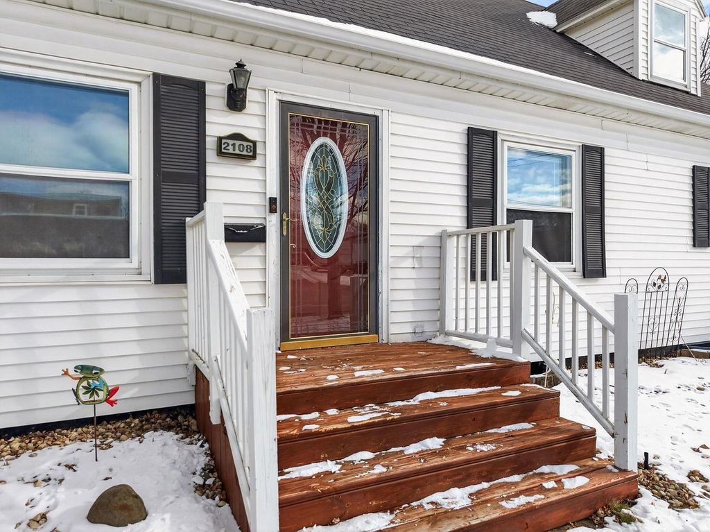 Photo of 2108 N Richmond STREET, Appleton, WI 54911 (MLS # 50320553)