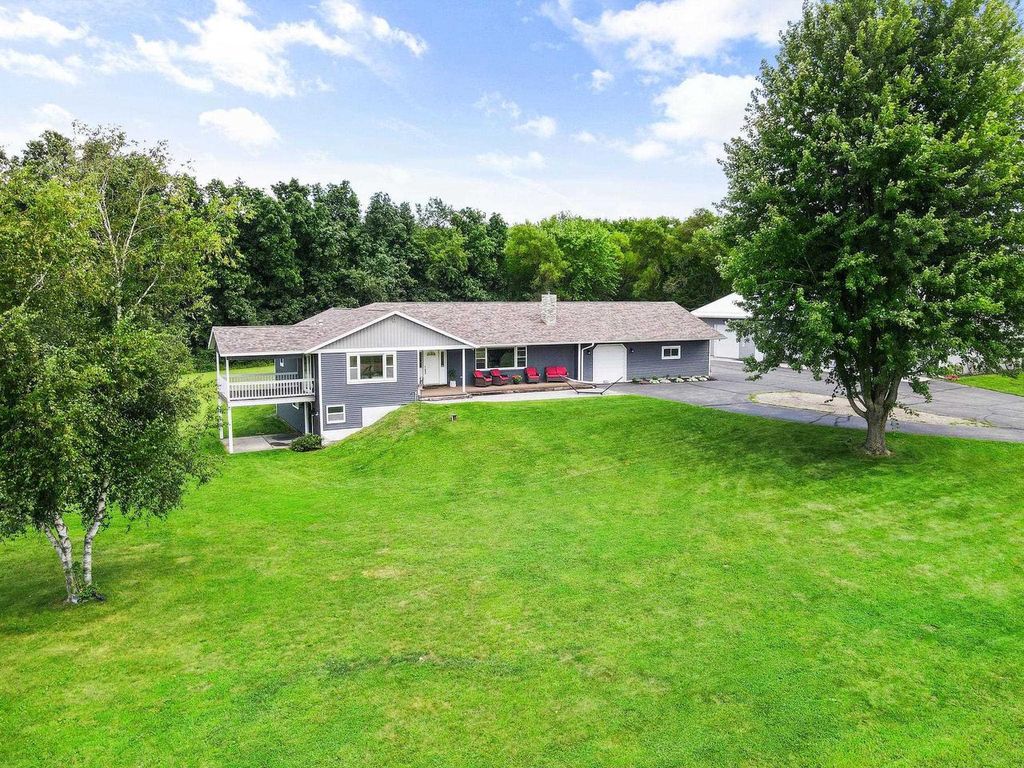 Photo of 64 Oakland ROAD, Cambridge, WI 53523 (MLS # 2014465)