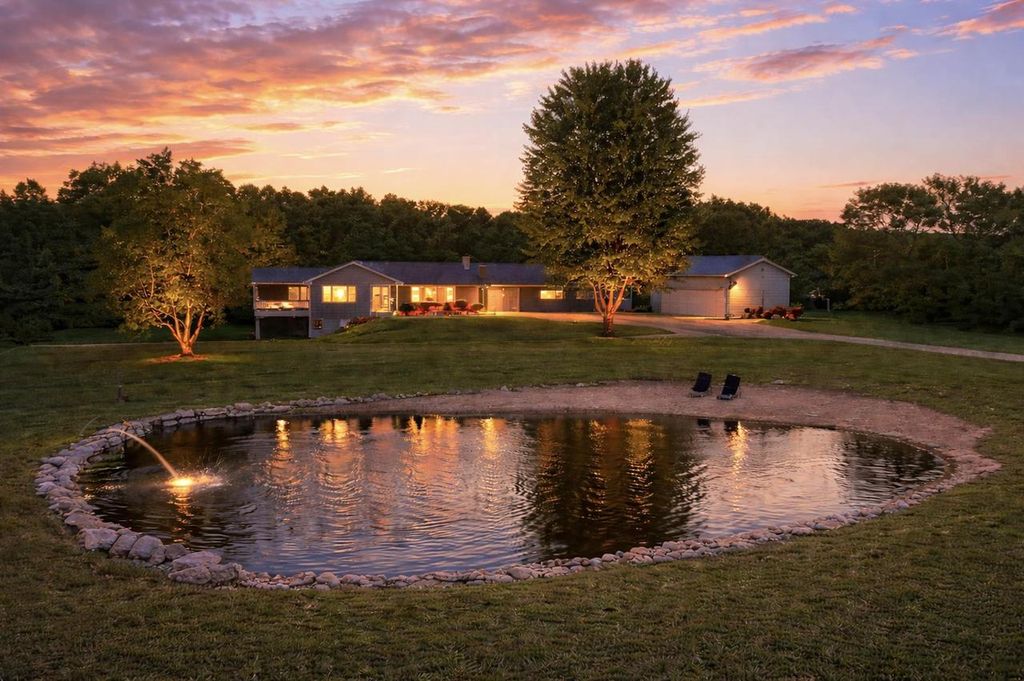 Photo of 64 Oakland ROAD, Cambridge, WI 53523 (MLS # 2014465)