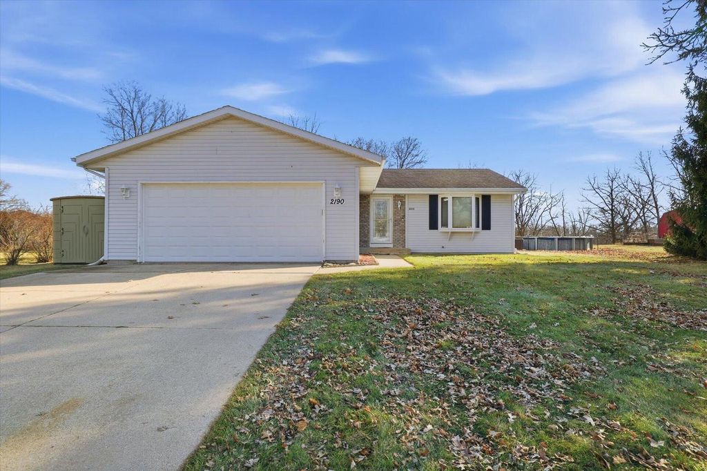 Photo of 2190 North Shore DRIVE, East Troy, WI 53120 (MLS # 1947387)