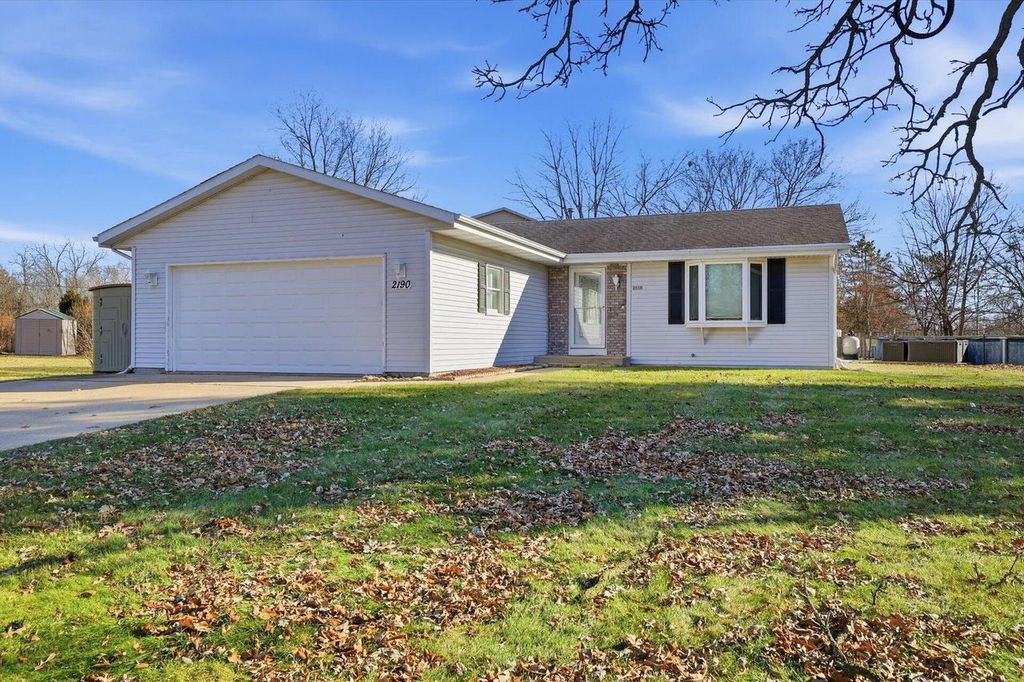 Photo of 2190 North Shore DRIVE, East Troy, WI 53120 (MLS # 1947387)