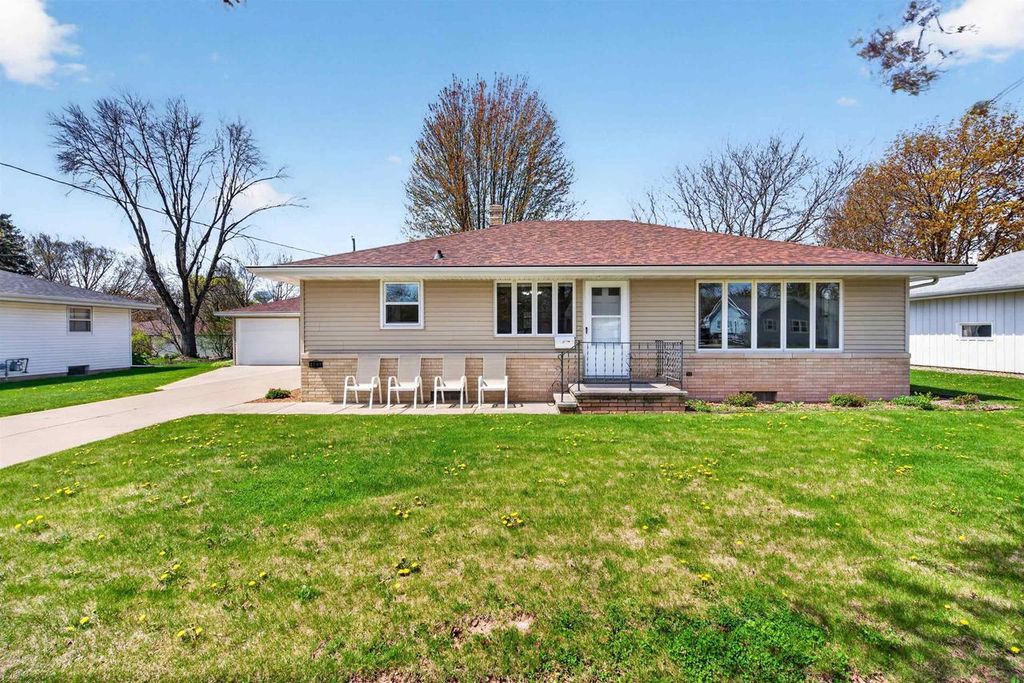 Photo of 2101 Welhouse DRIVE, Kaukauna, WI 54130 (MLS # 50324912)