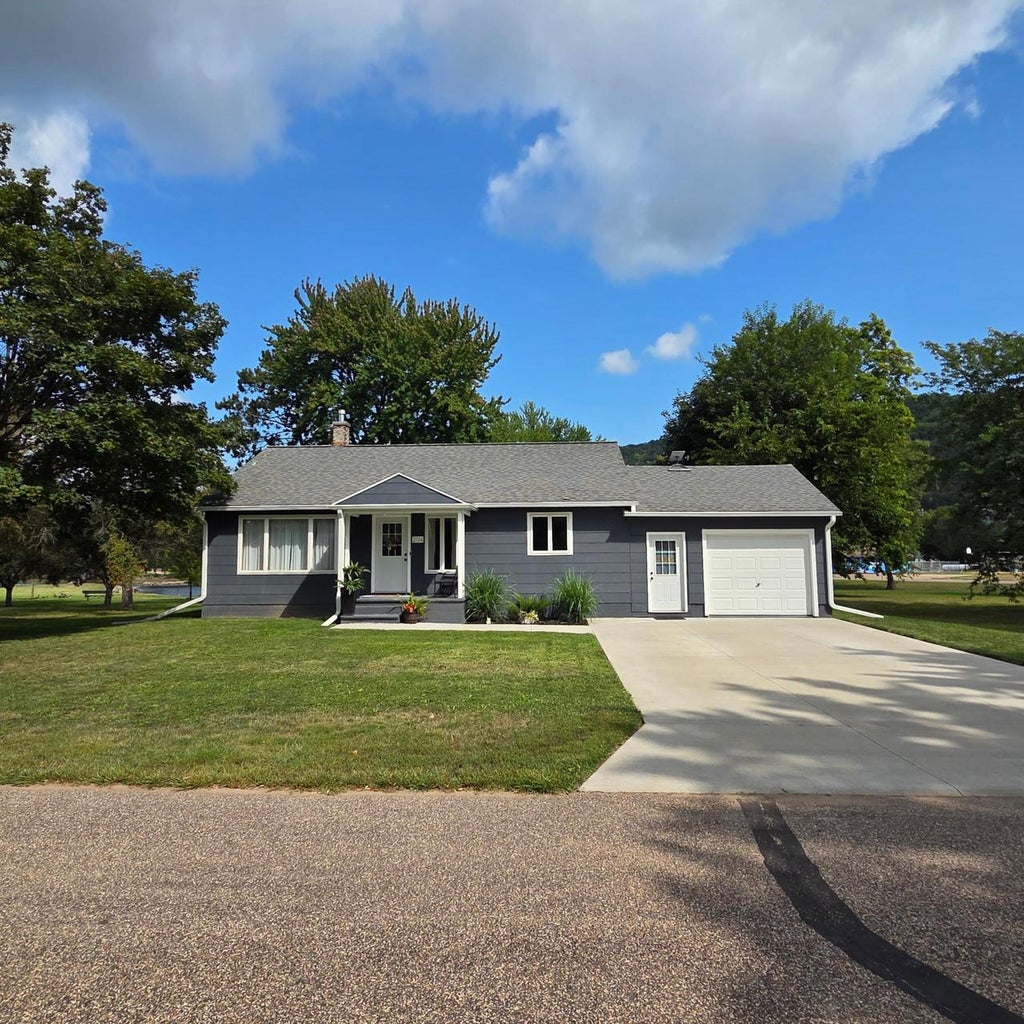 Photo of 204 Michaels STREET, Cochrane, WI 54622 (MLS # 1978512)