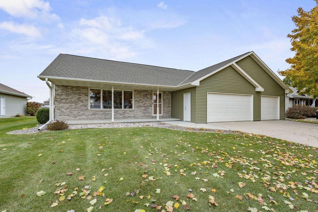 Photo of 1275 Carmen COURT, De Pere, WI 54115 (MLS # 50317667)