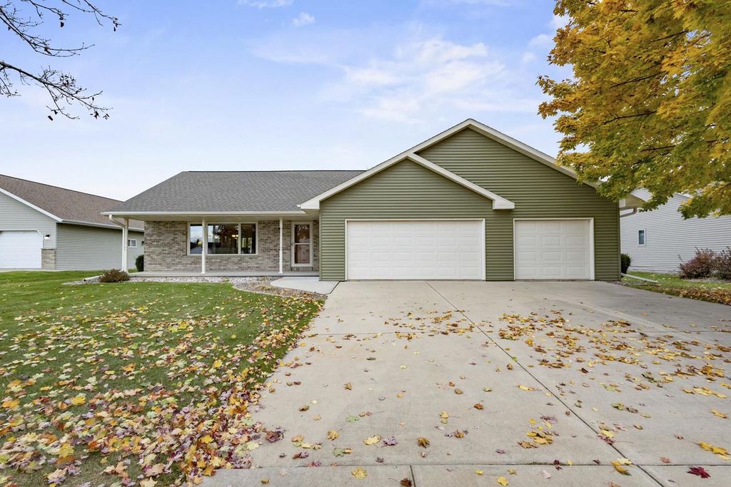 Photo of 1275 Carmen COURT, De Pere, WI 54115 (MLS # 50317667)