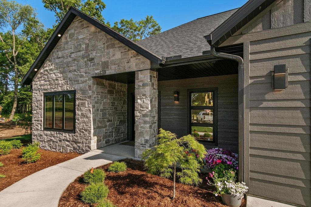 Photo of 405 Prairie View DRIVE, Portage, WI 53901 (MLS # 2019231)