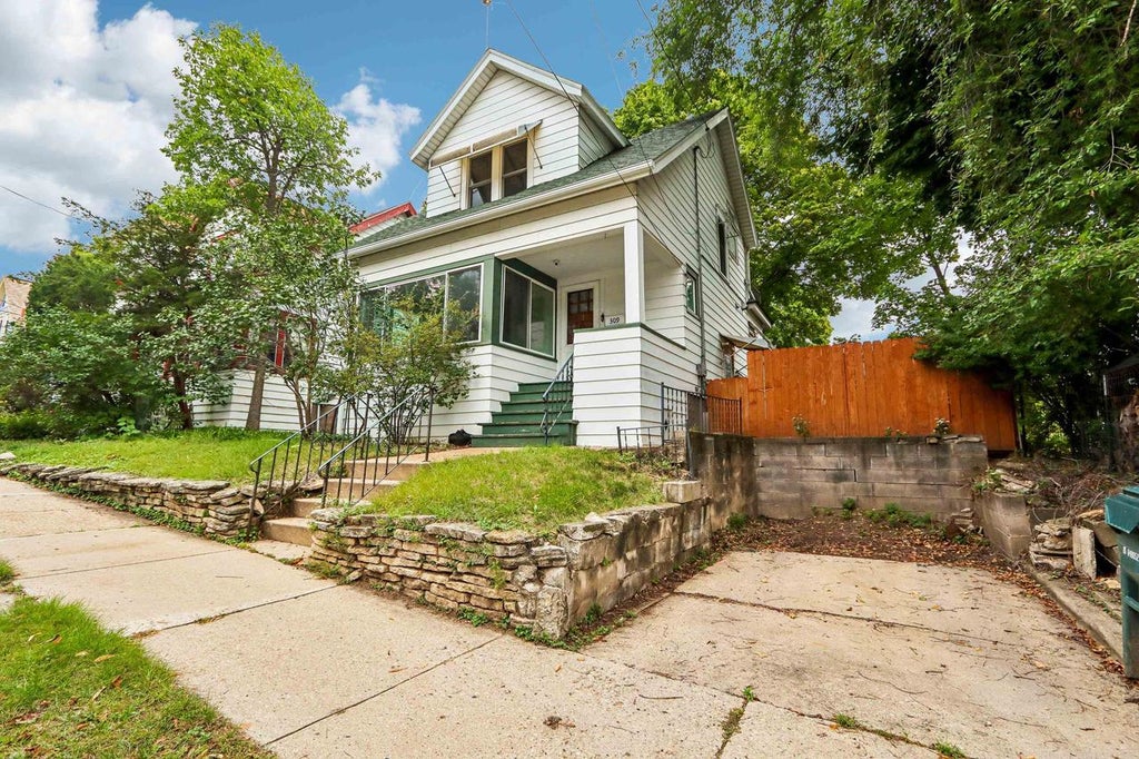 Photo of 309 N Brearly STREET, Madison, WI 53703 (MLS # 2030269)