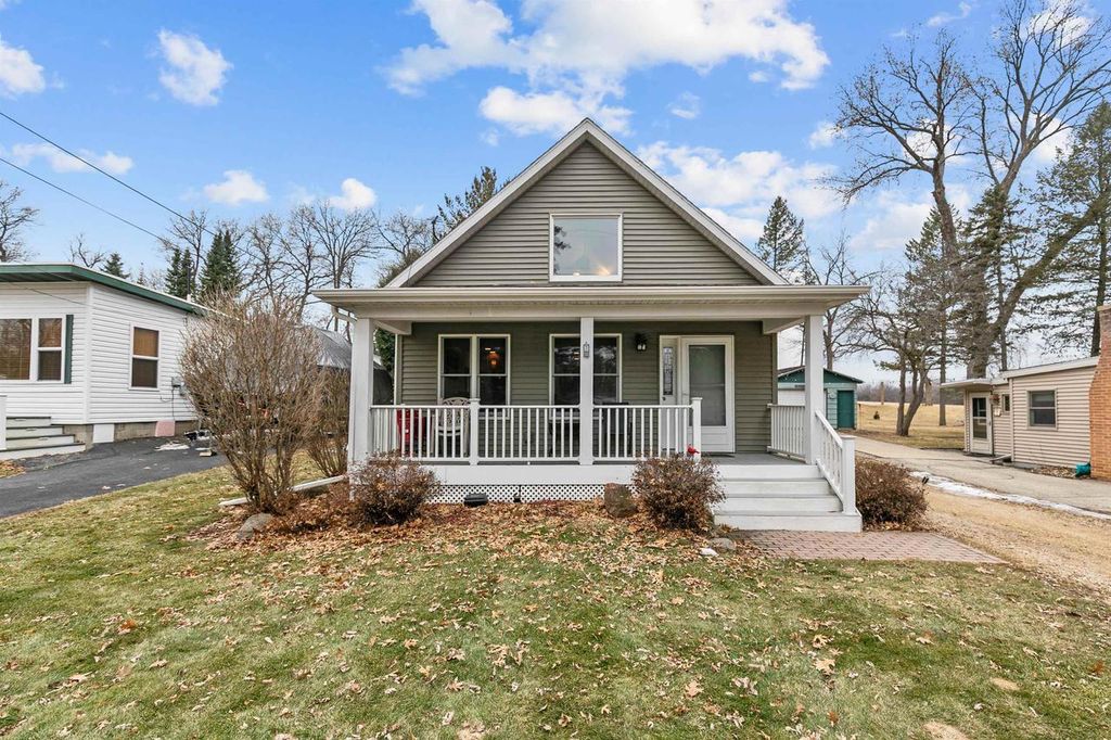 Photo of N4273 Lakeview DRIVE, Markesan, WI 53946 (MLS # 2017826)