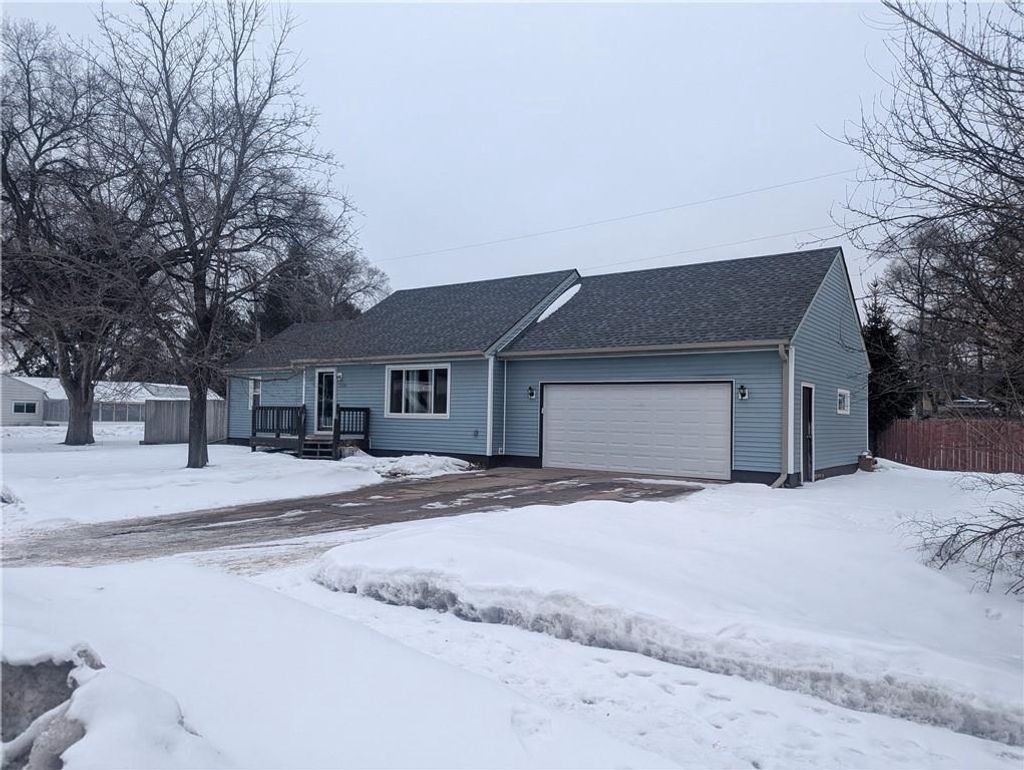 Photo of 1504 Mitscher AVENUE, Eau Claire, WI 54701 (MLS # 1598253)