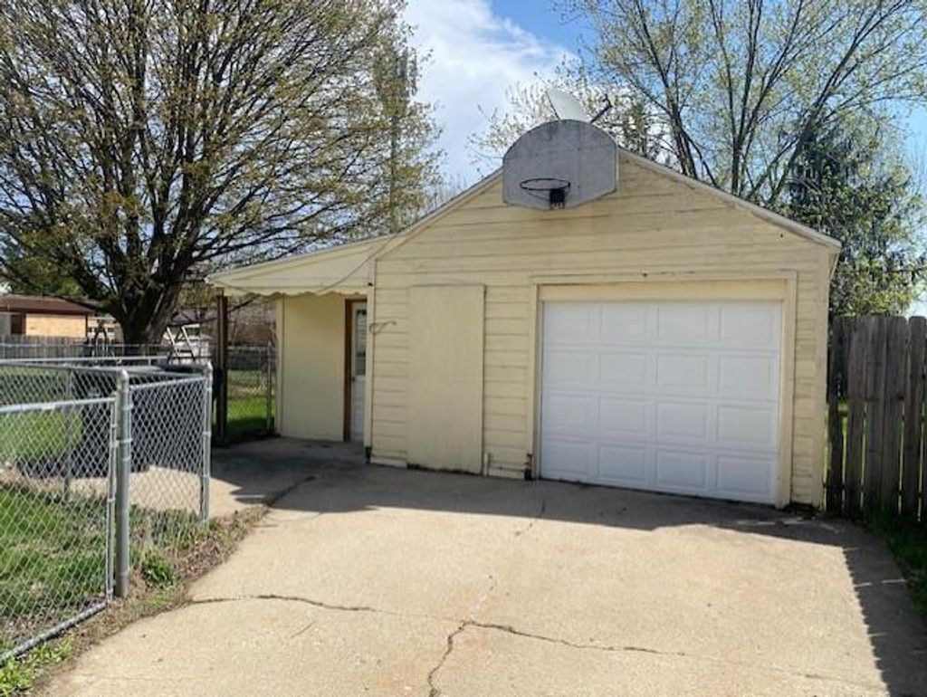 Photo of 1121 Cleveland STREET, Beloit, WI 53511 (MLS # 2021390)