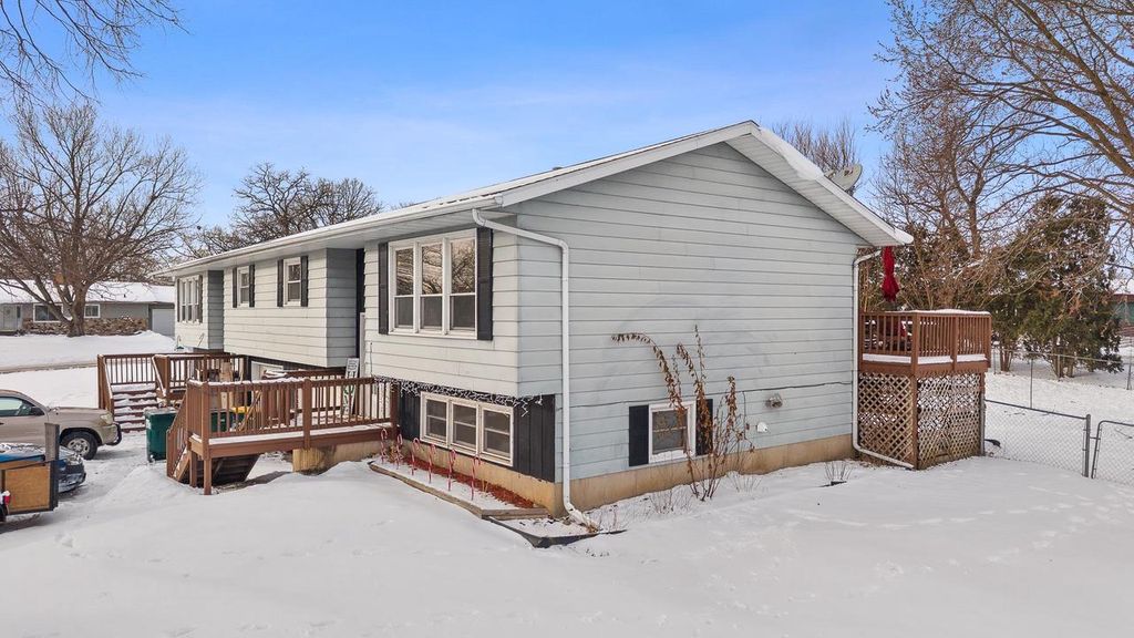 Photo of 451 Bonnie ROAD, Cottage Grove, WI 53527 (MLS # 2015302)