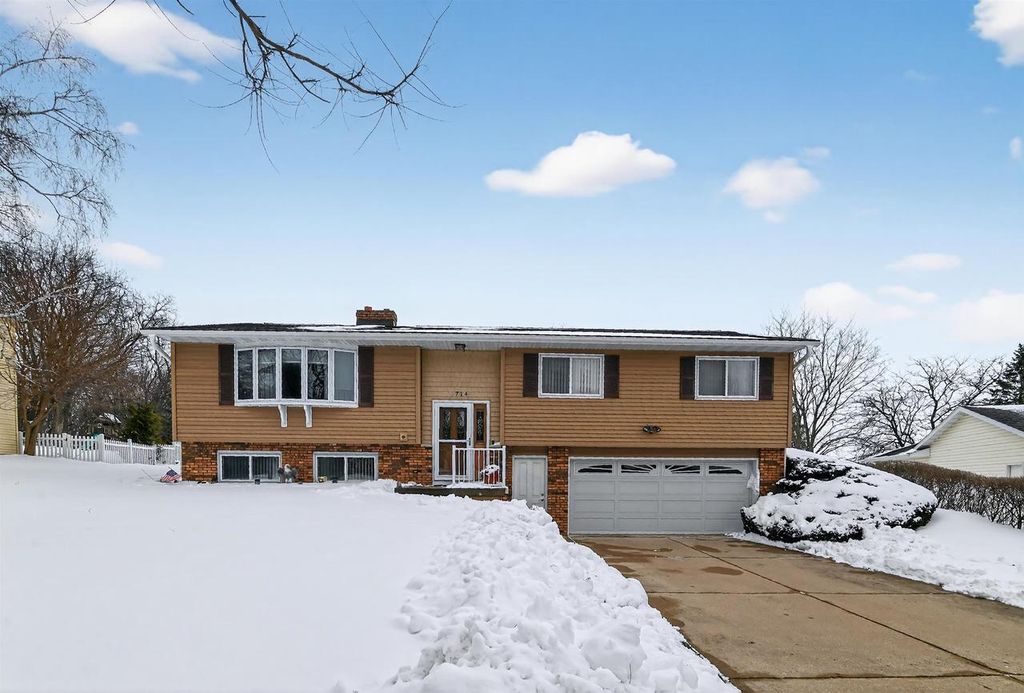 Photo of 714 Willow Run STREET, Cottage Grove, WI 53527 (MLS # 2018386)