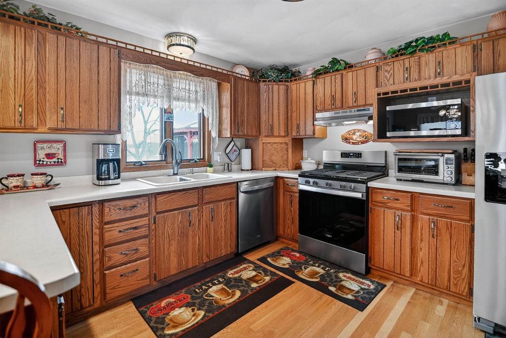 Photo of 714 Willow Run STREET, Cottage Grove, WI 53527 (MLS # 2018386)