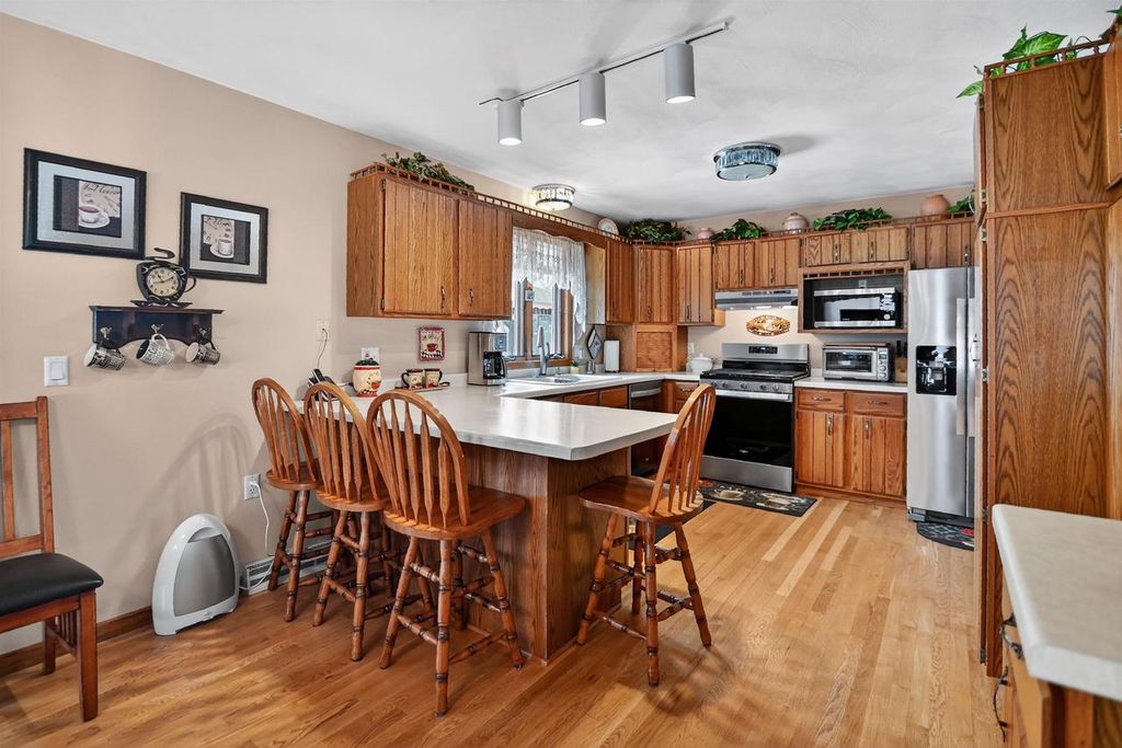 Photo of 714 Willow Run STREET, Cottage Grove, WI 53527 (MLS # 2018386)