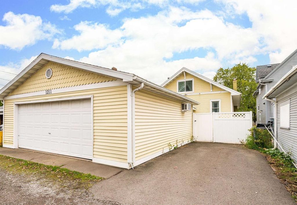 Photo of 1211 N 21st STREET, Superior, WI 54880 (MLS # 6122529)